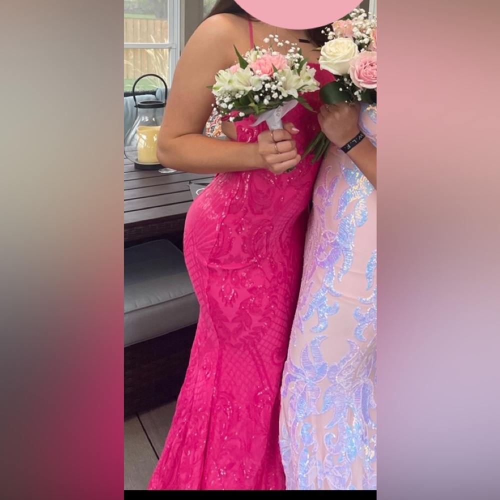 SELLING MY PROM DRESS!! WORN ONCE AND IN PERFECT CONDITION